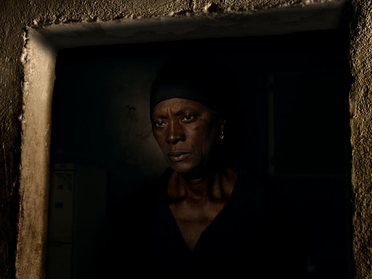 Vitalina_Varela__fenetre_06